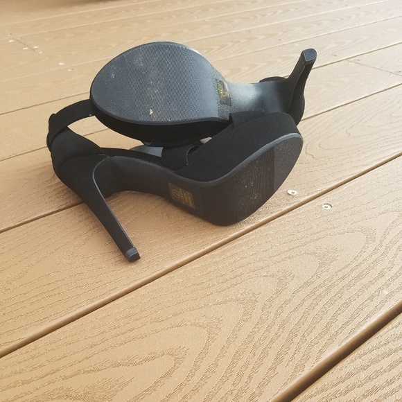 Shoes - Picture 4 of 4